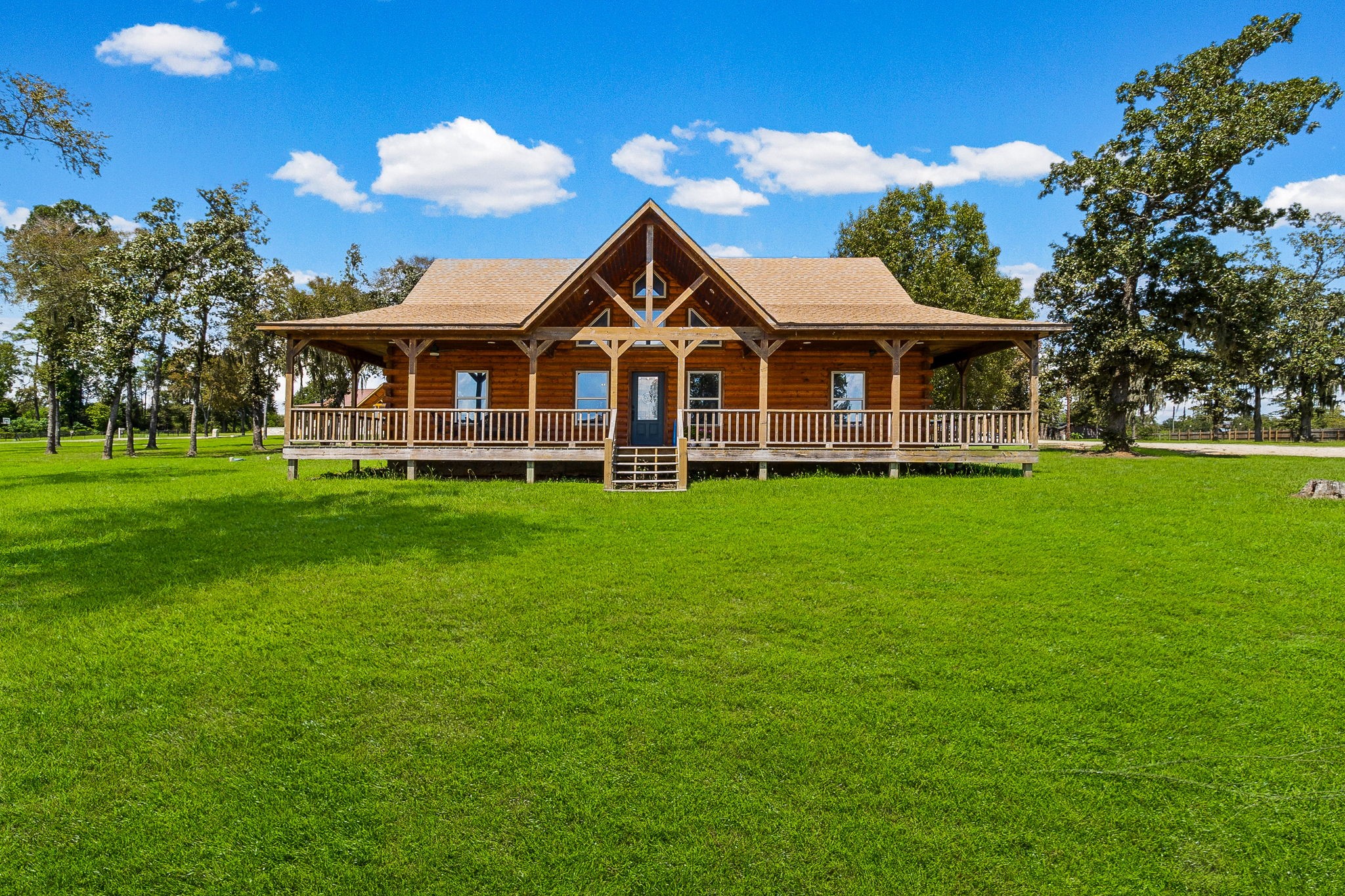 276 Evening Shade Property Photo 1