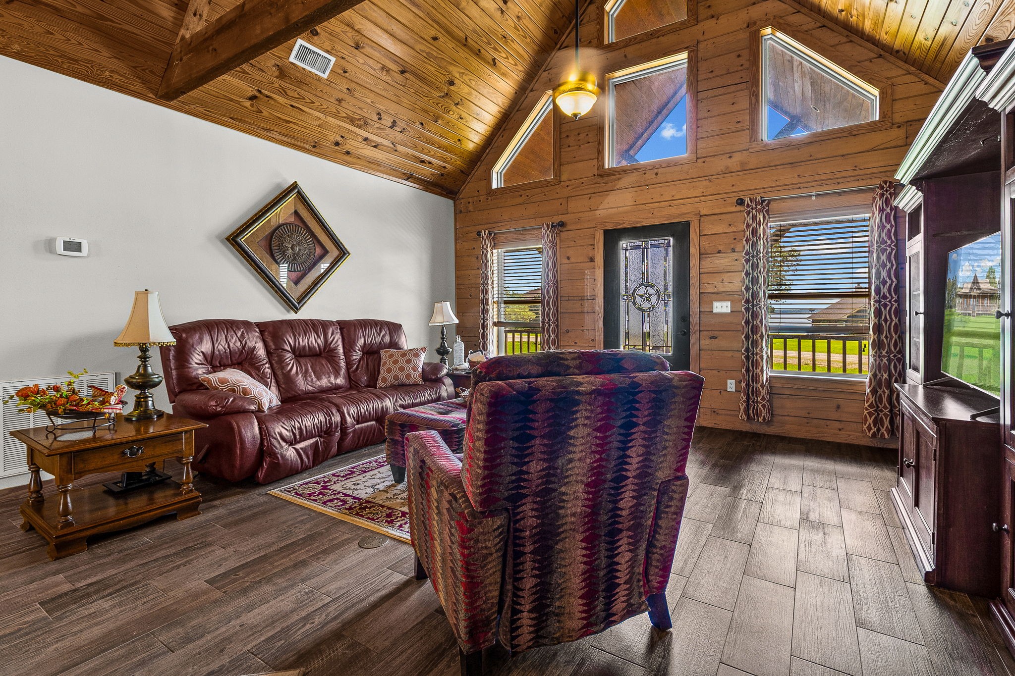276 Evening Shade Property Photo 2