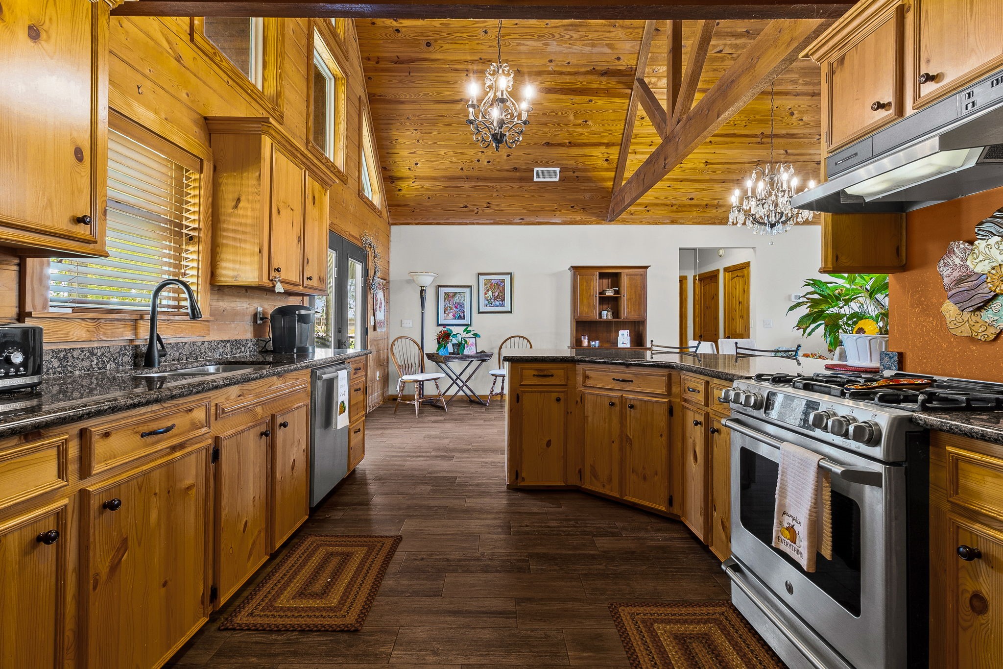 276 Evening Shade Property Photo 9