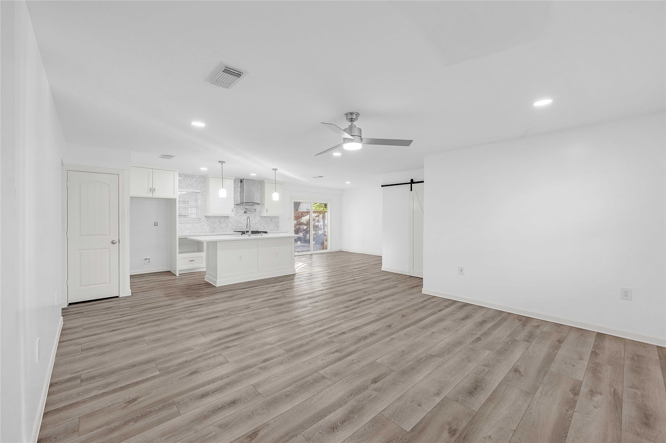 6014 Belarbor Street Property Photo 5