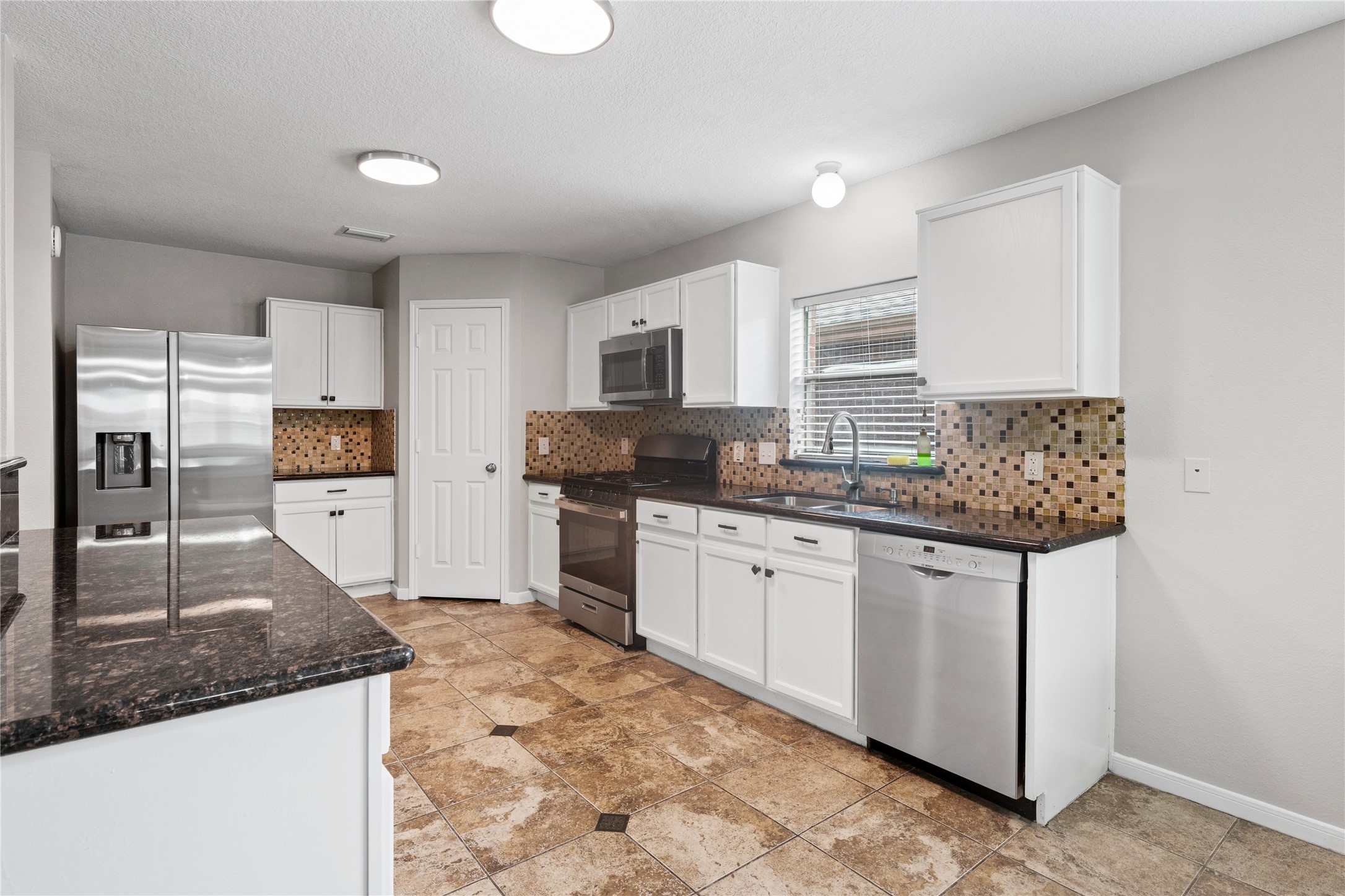 17414 Turquoise Stream Drive Property Photo 7