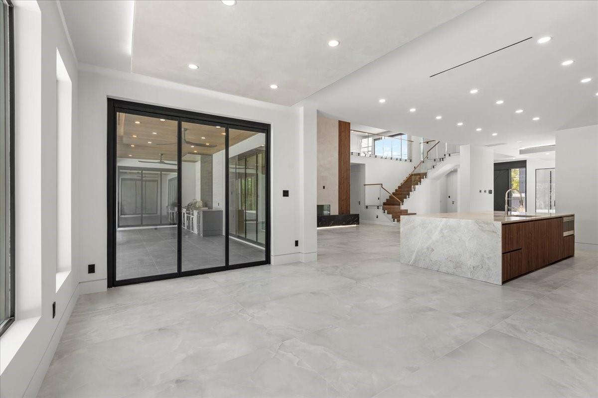 827 Bunker Hill Road, Houston Tx 77024 Property Photo 12