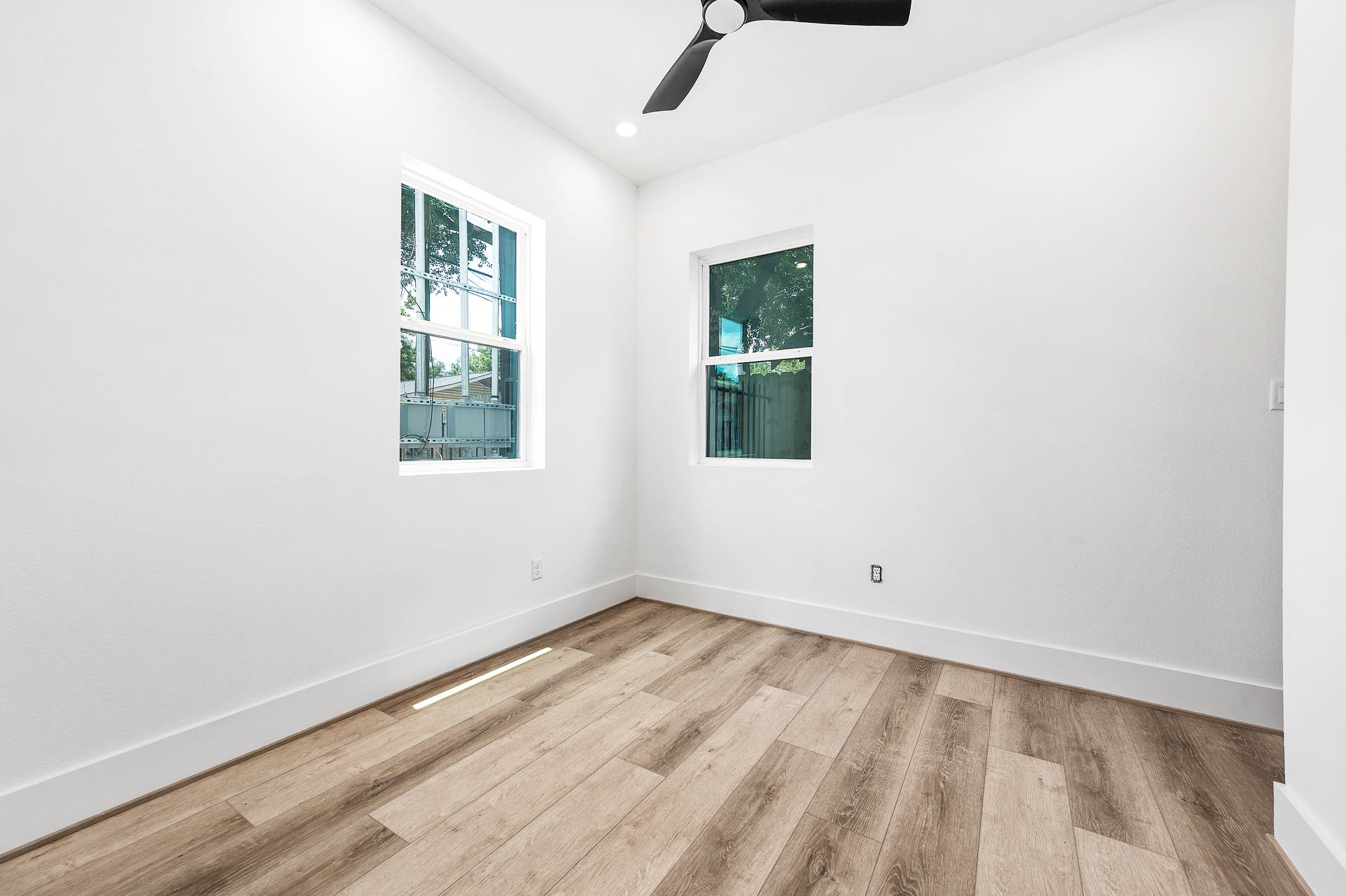 313 N Nagle Street Property Photo 7