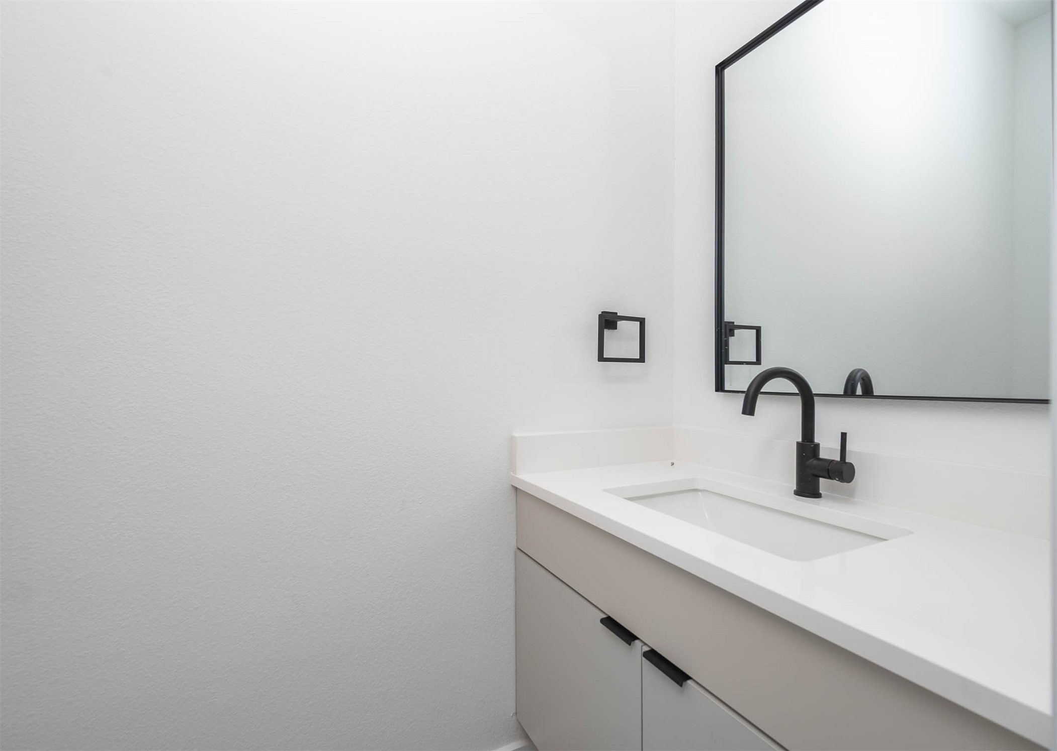 313 N Nagle Street Property Photo 22