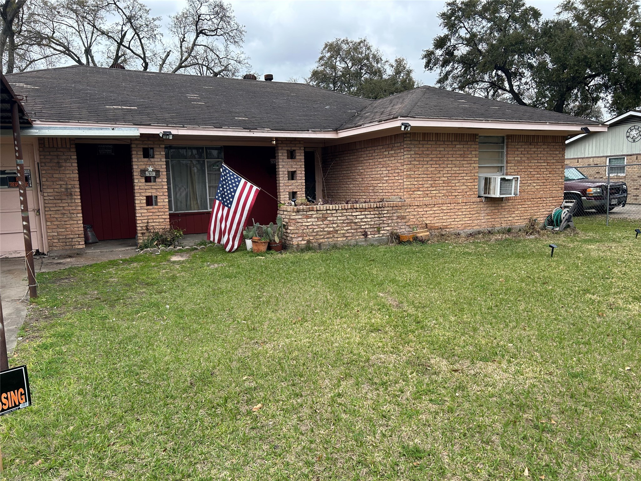 539 Brenda Street Property Photo