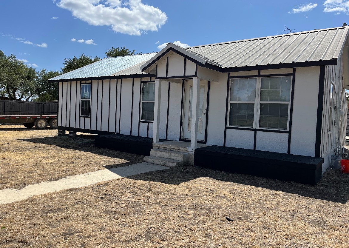 902 S State Highway 55