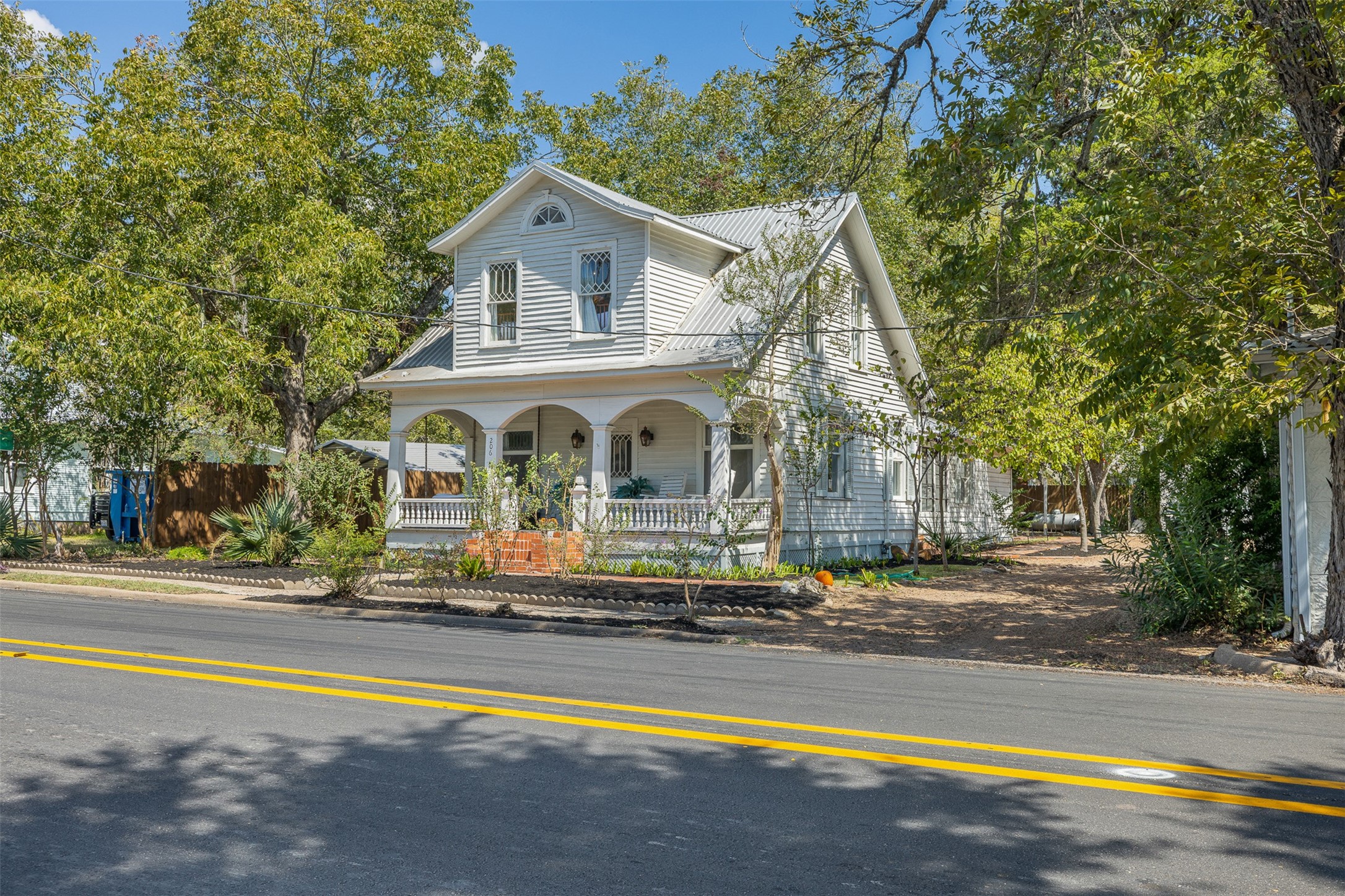 206 N Rusk Property Photo 2