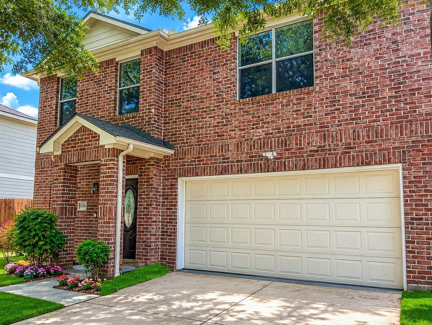 2106 Lakeshore Forest Court Property Photo 3
