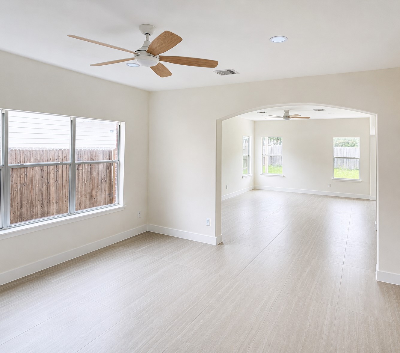 2106 Lakeshore Forest Court Property Photo 8