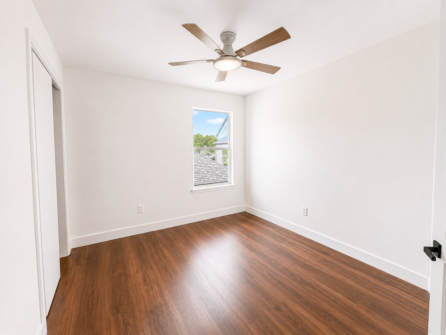 2106 Lakeshore Forest Court Property Photo 23