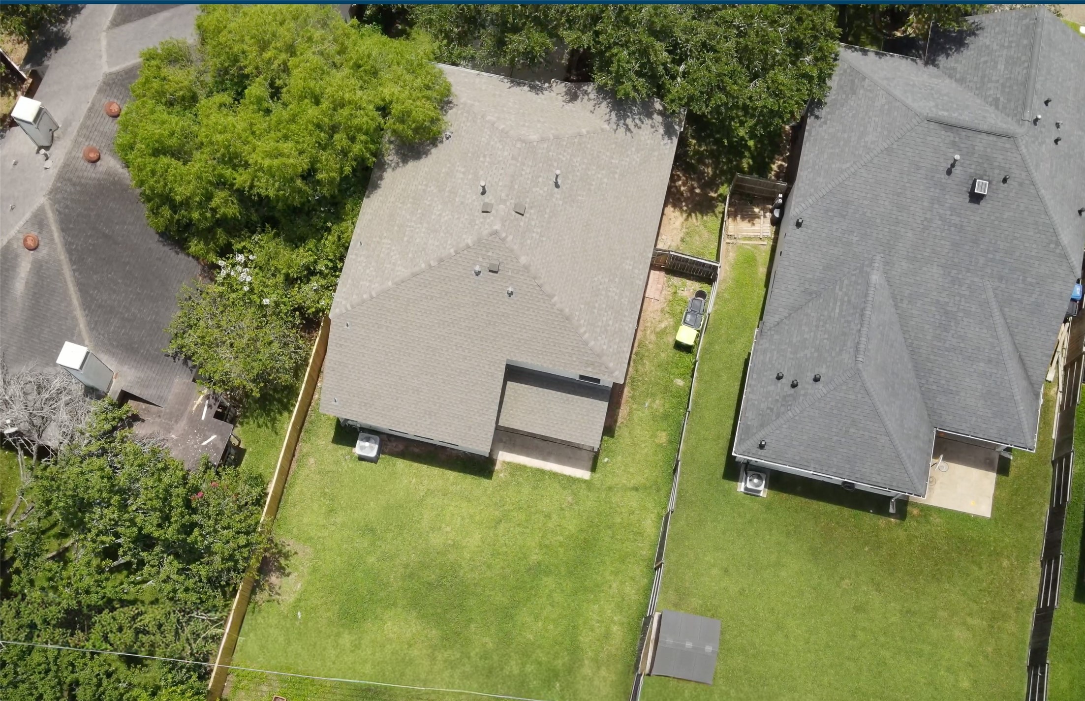 2106 Lakeshore Forest Court Property Photo 27