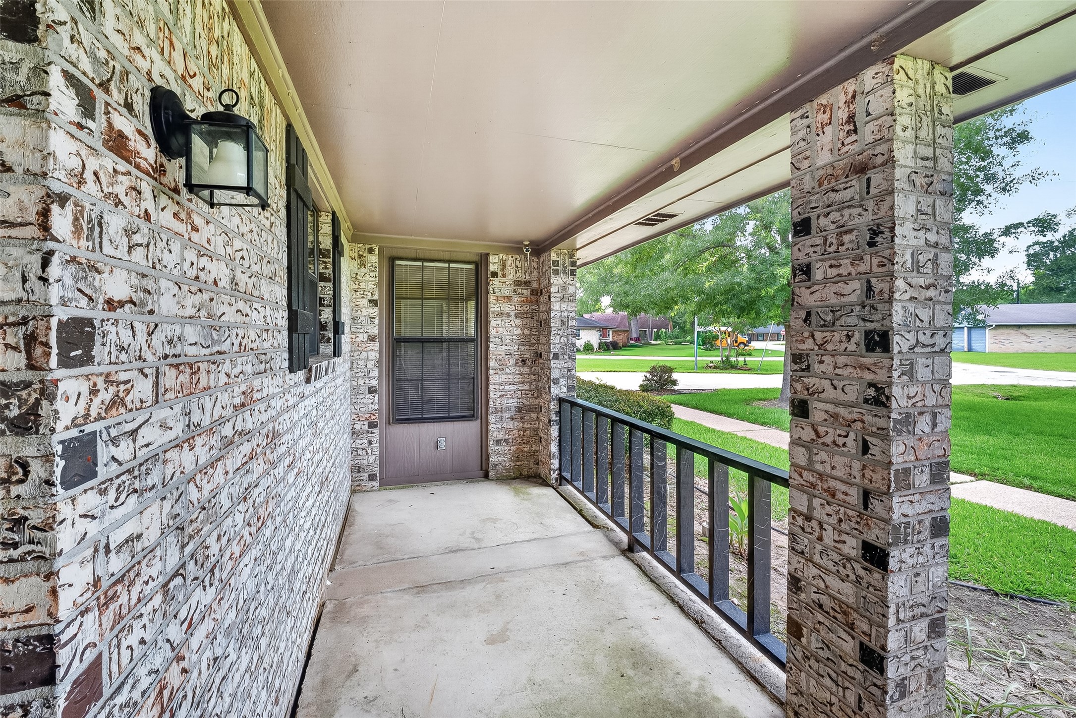 210 Woodhaven Street Property Photo 4