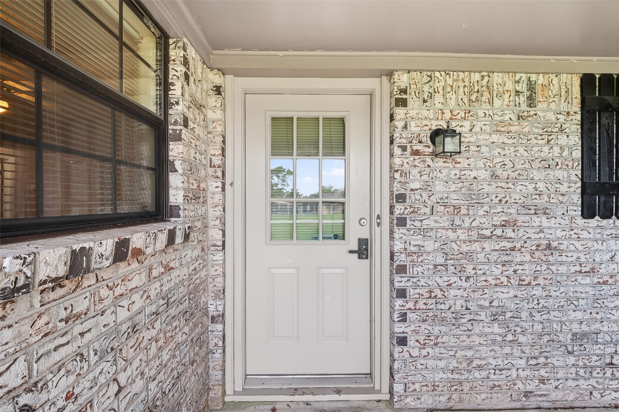 210 Woodhaven Street Property Photo 5