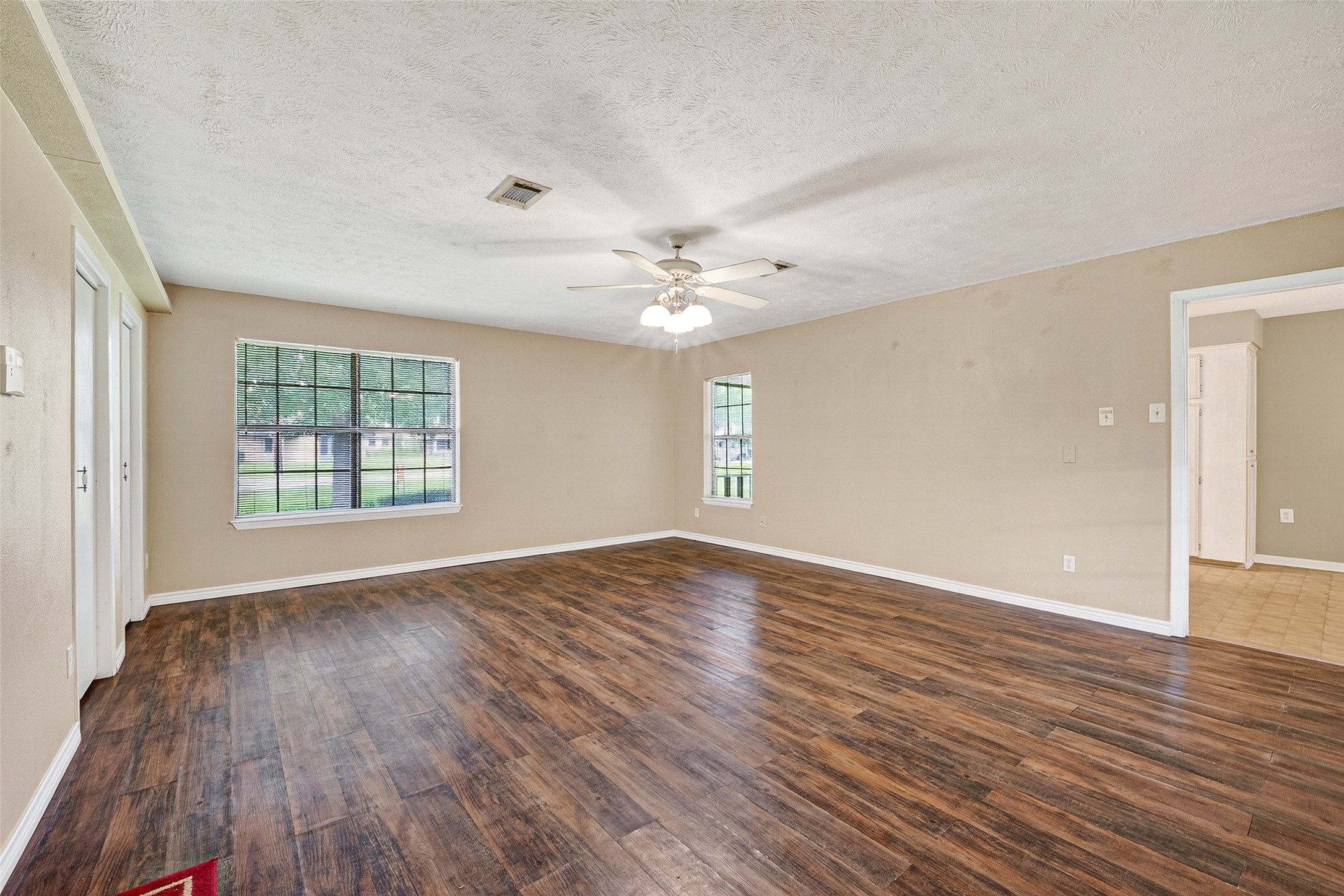210 Woodhaven Street Property Photo 8