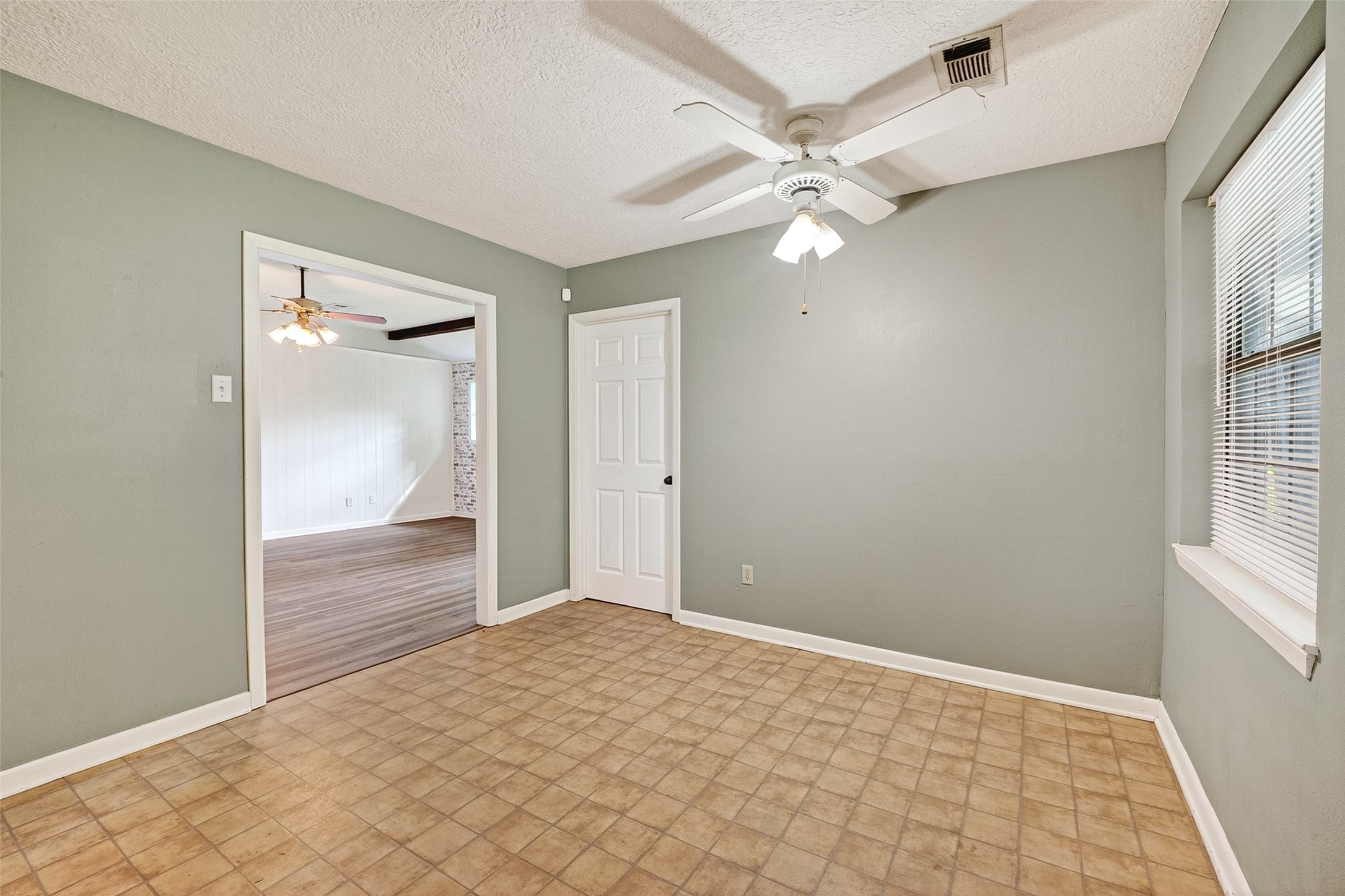 210 Woodhaven Street Property Photo 10