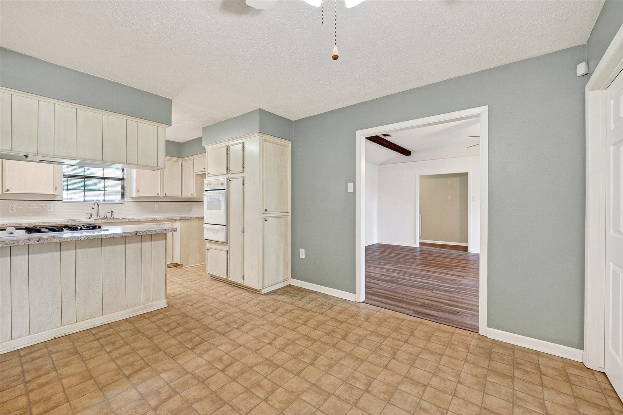 210 Woodhaven Street Property Photo 12