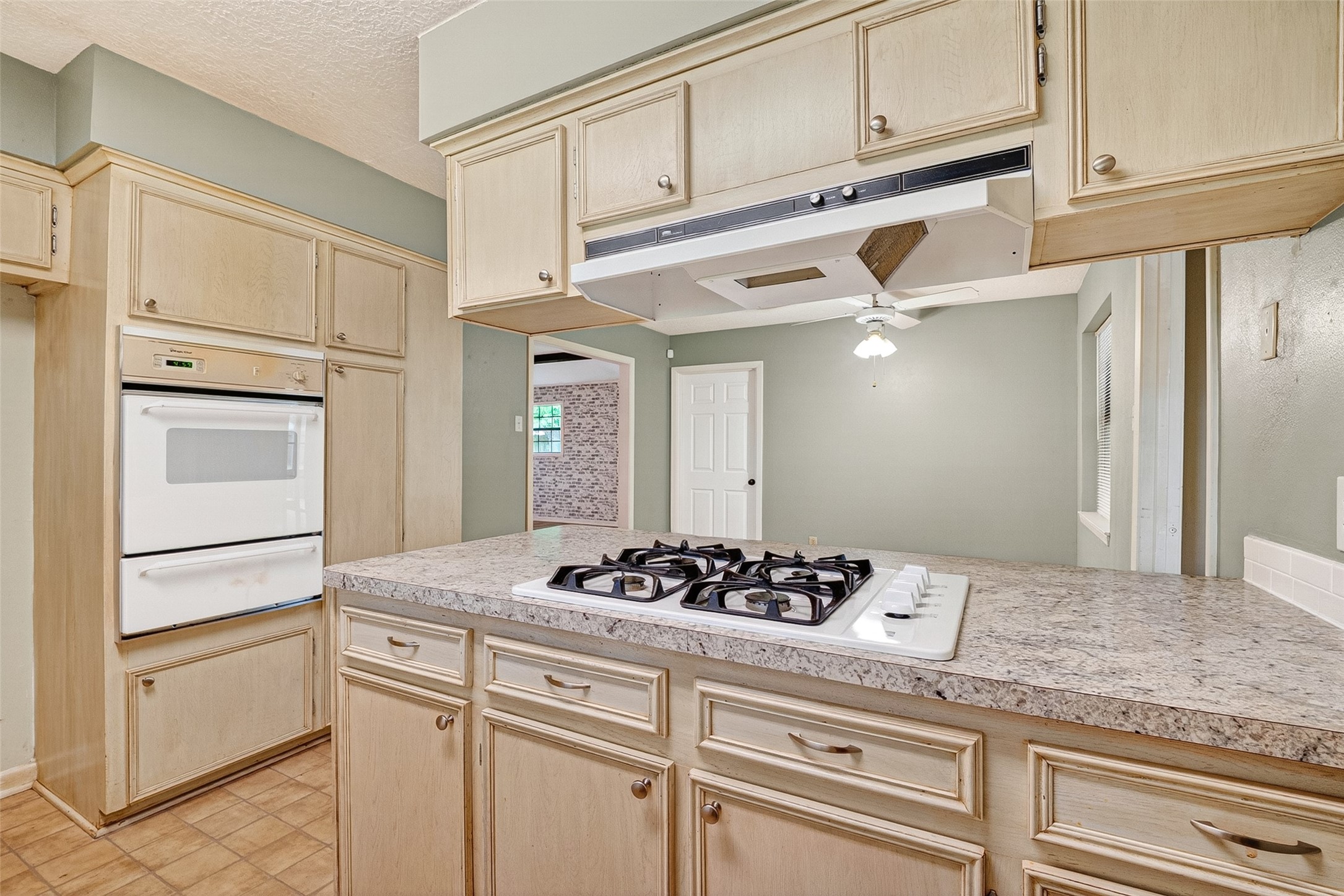 210 Woodhaven Street Property Photo 16