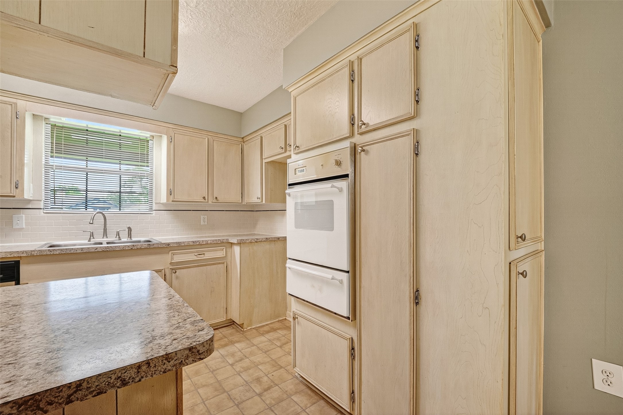 210 Woodhaven Street Property Photo 18