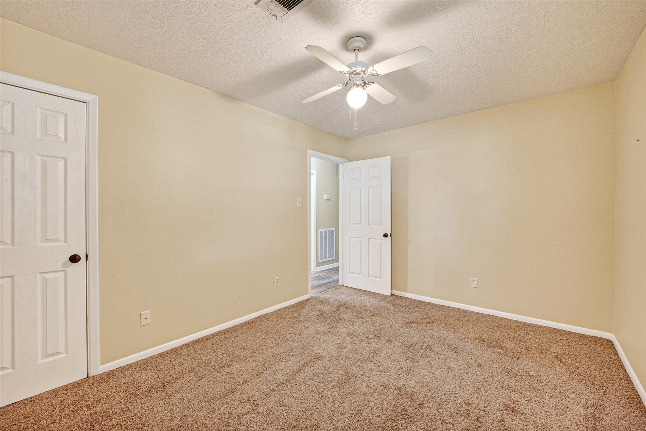 210 Woodhaven Street Property Photo 37