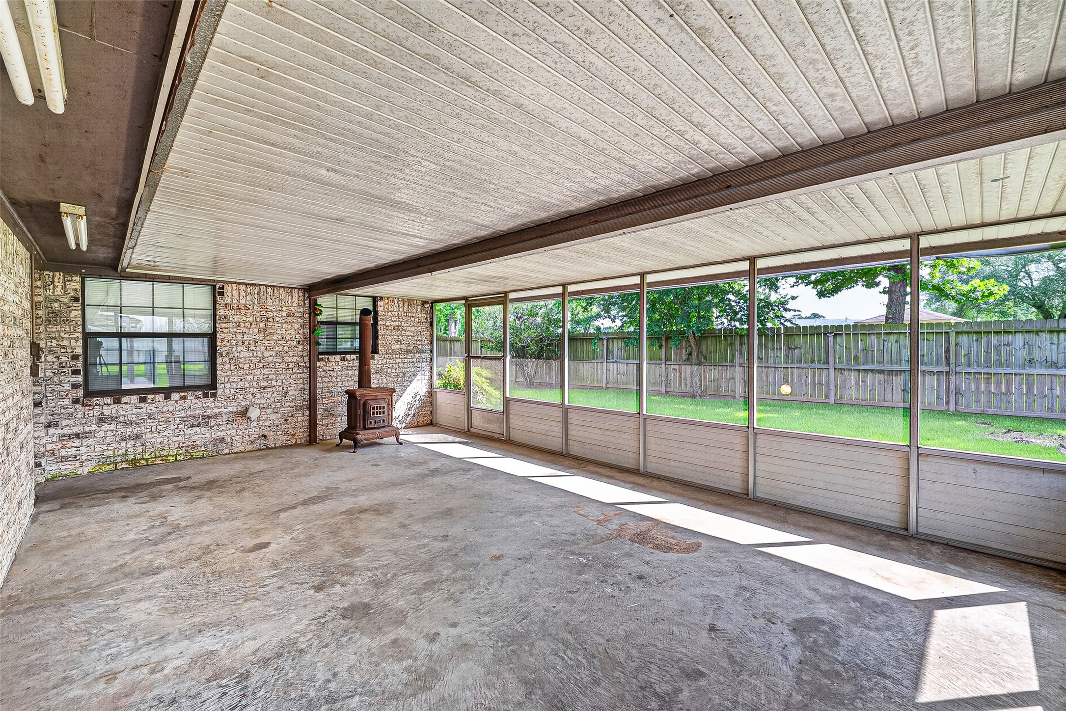210 Woodhaven Street Property Photo 39