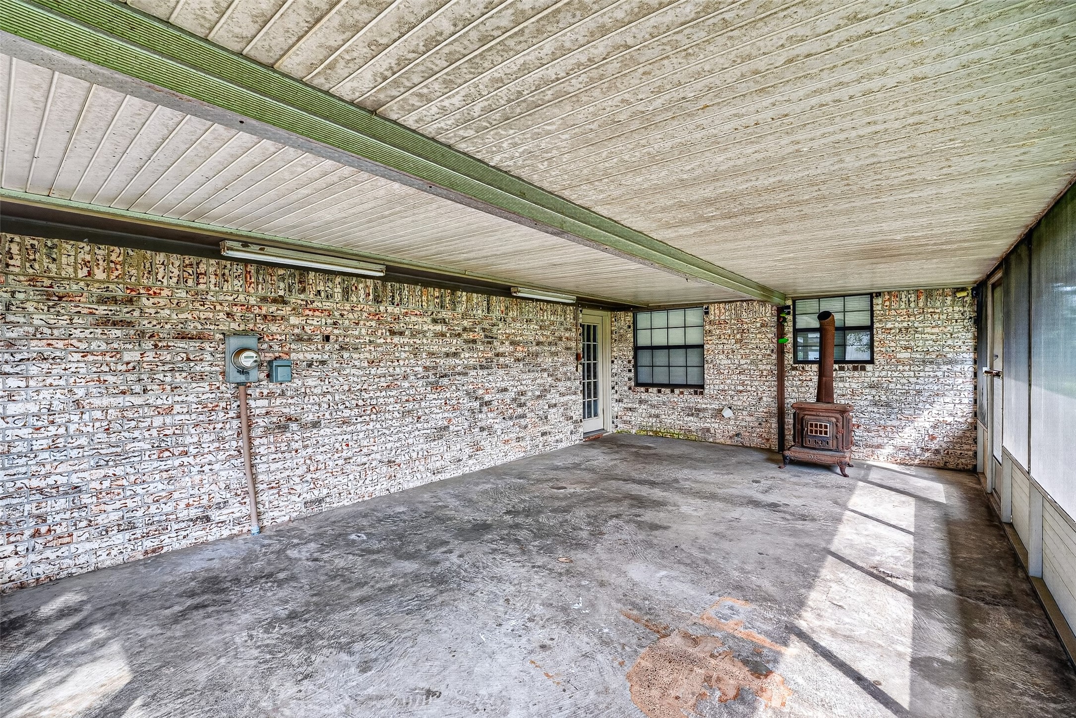 210 Woodhaven Street Property Photo 41