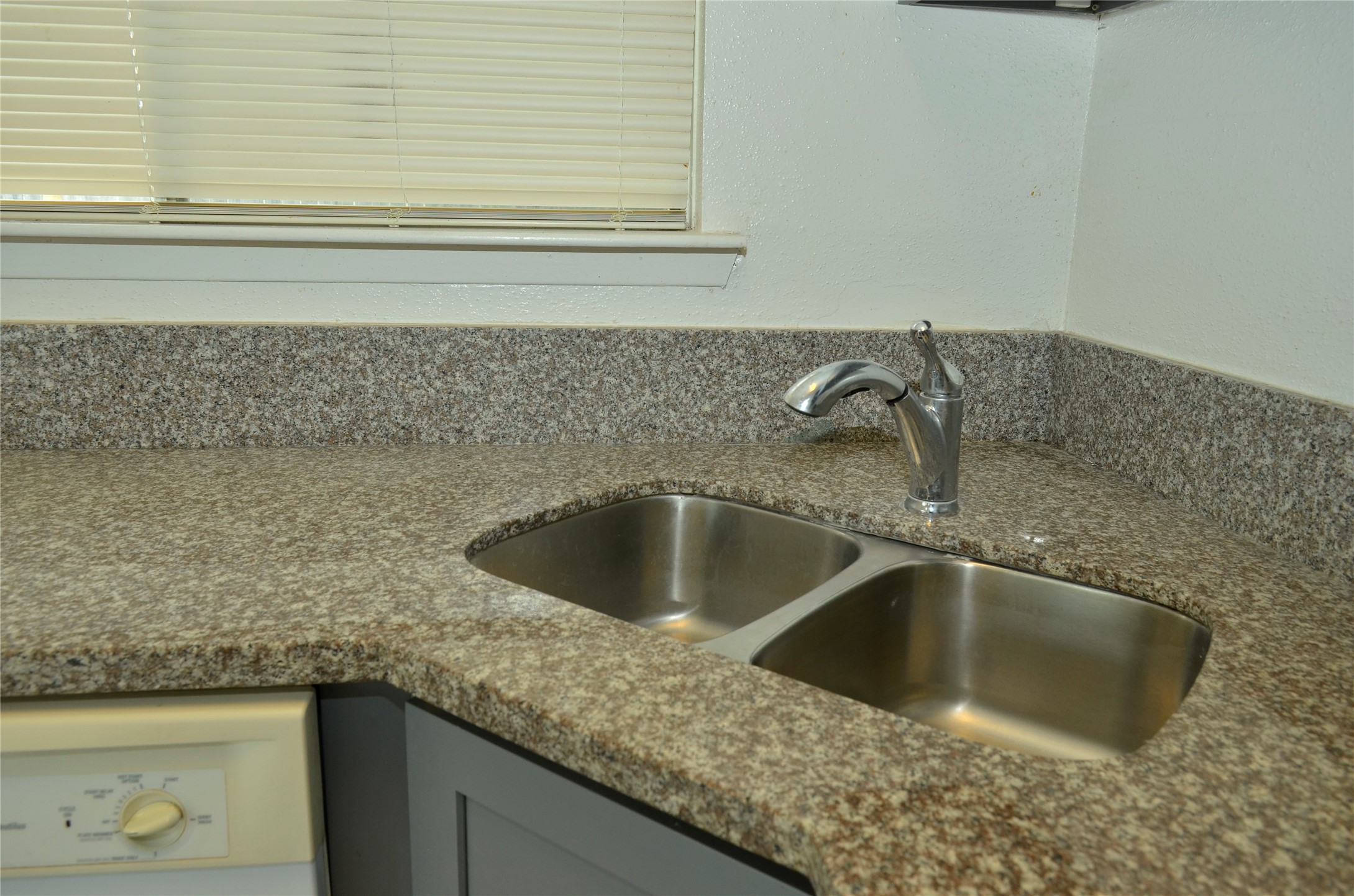 10094 Ash Fork Drive Property Photo 10