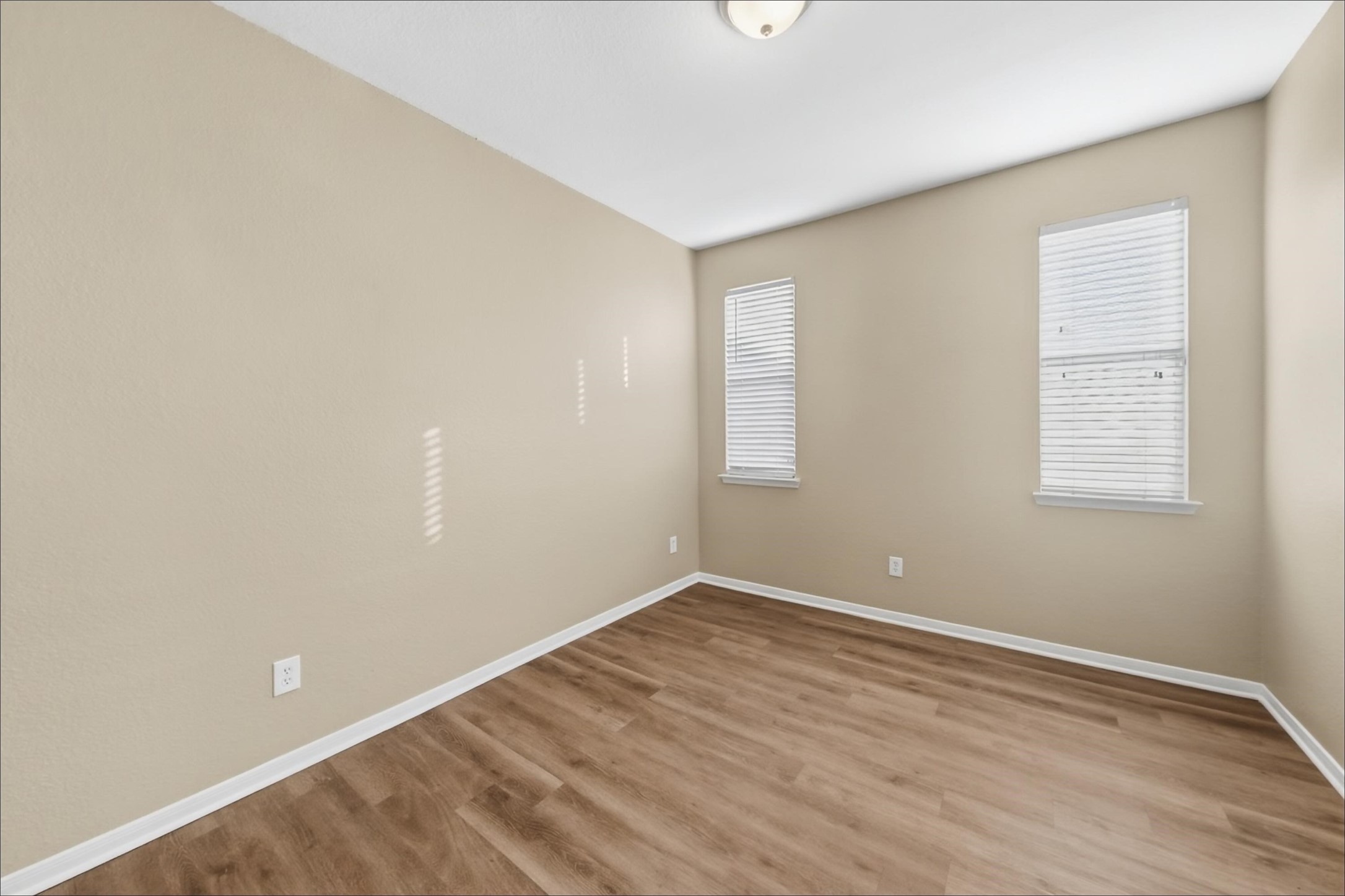 1288 Pinto Pass Property Photo 6