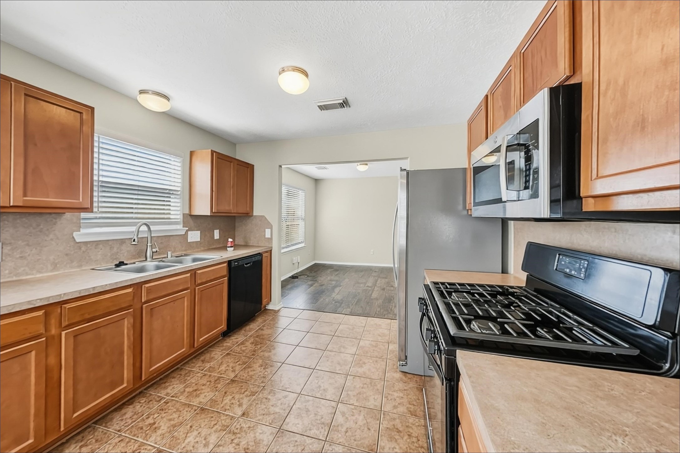 33226 Cottonwood Bend Property Photo 2