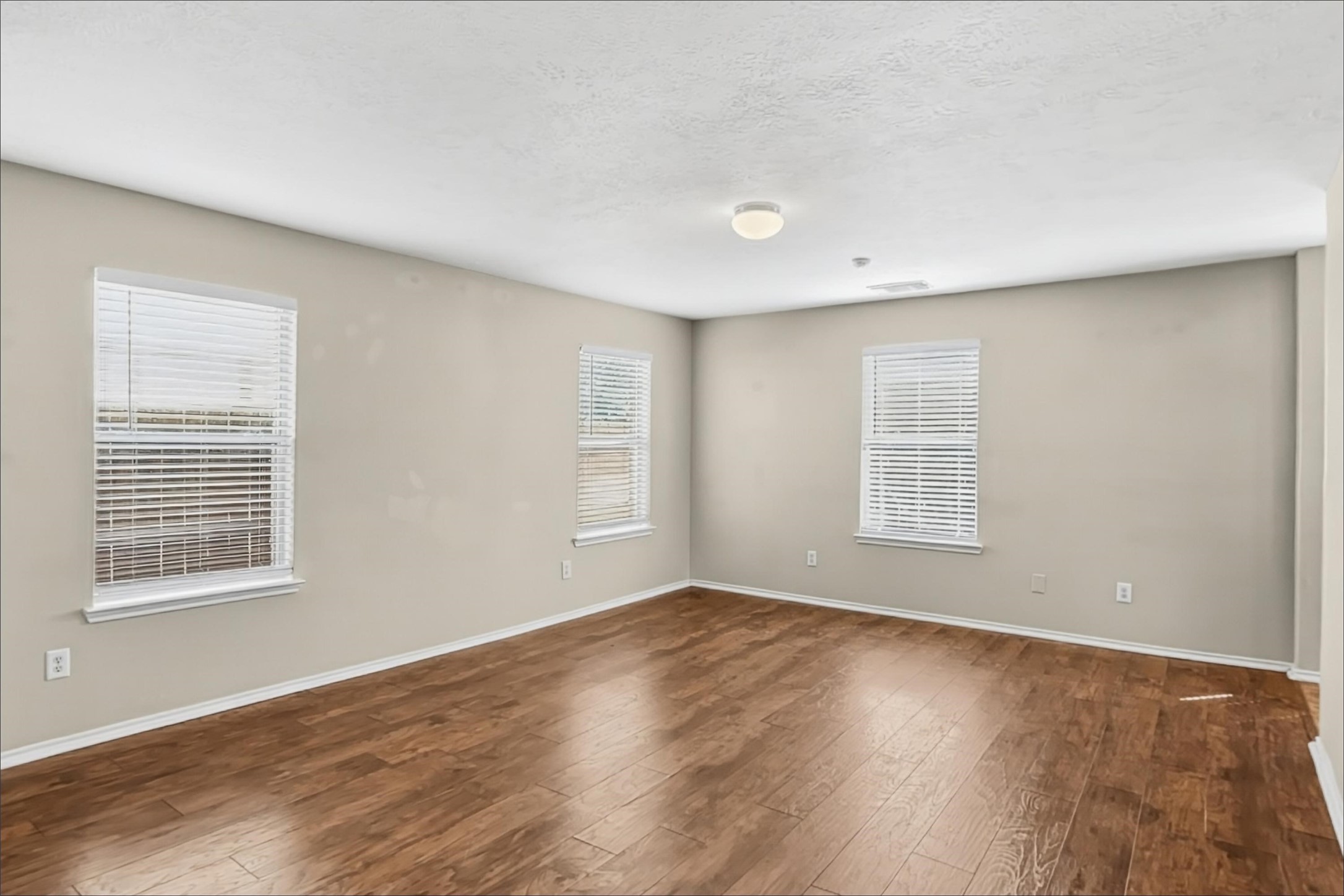 33226 Cottonwood Bend Property Photo 5