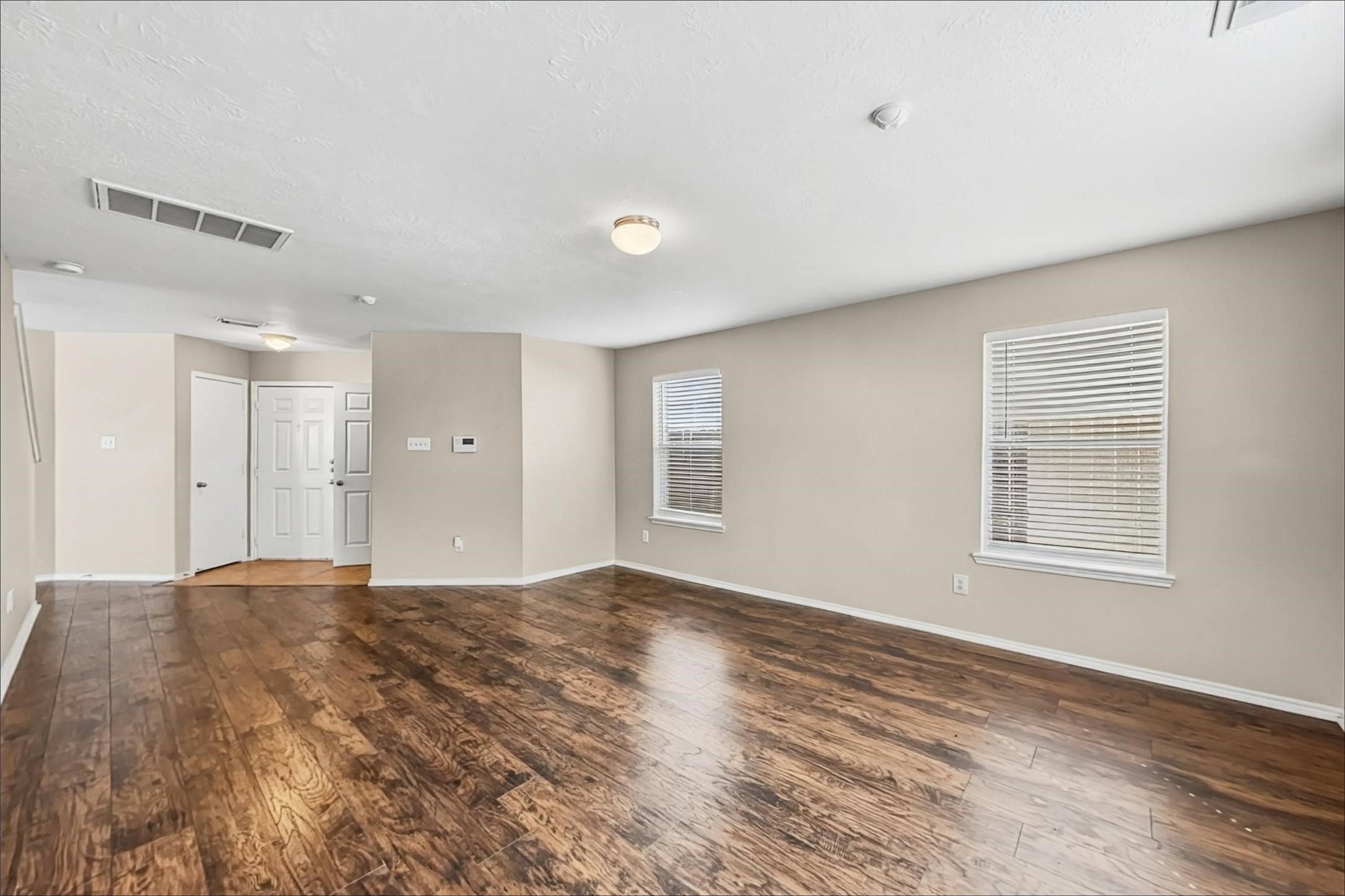33226 Cottonwood Bend Property Photo 6