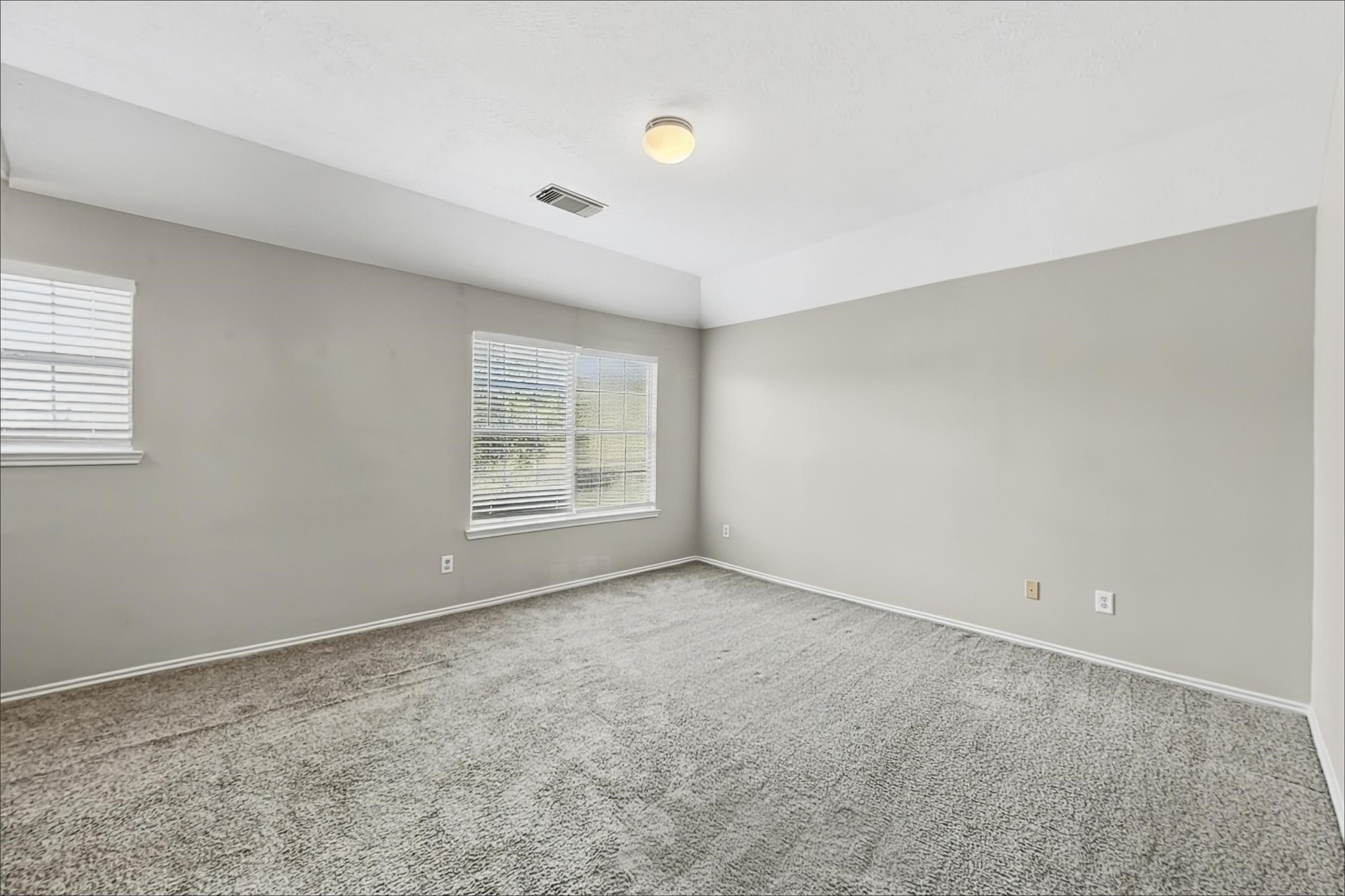 33226 Cottonwood Bend Property Photo 9