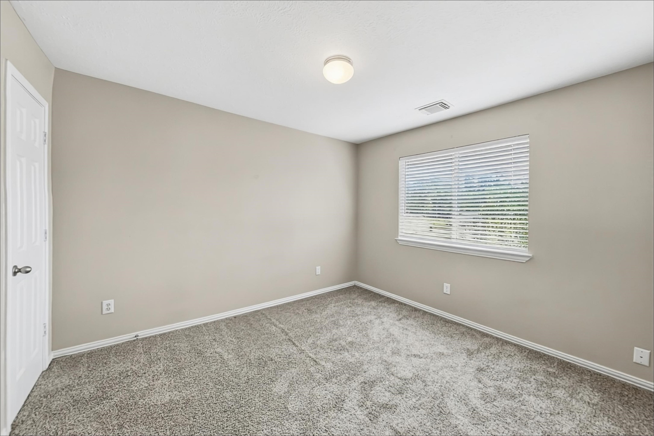 33226 Cottonwood Bend Property Photo 14