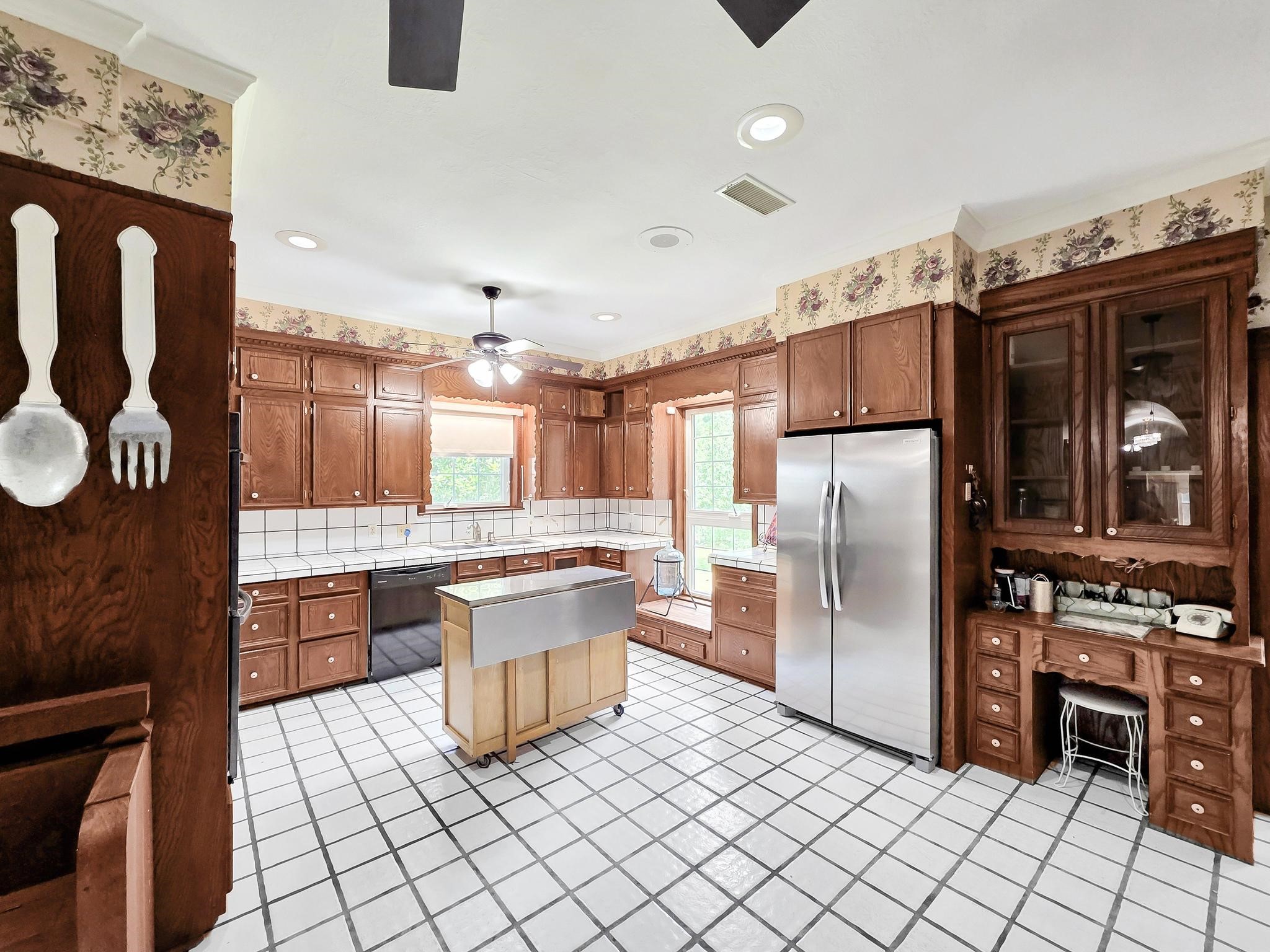 1800 S Magnolia Street Property Photo 15