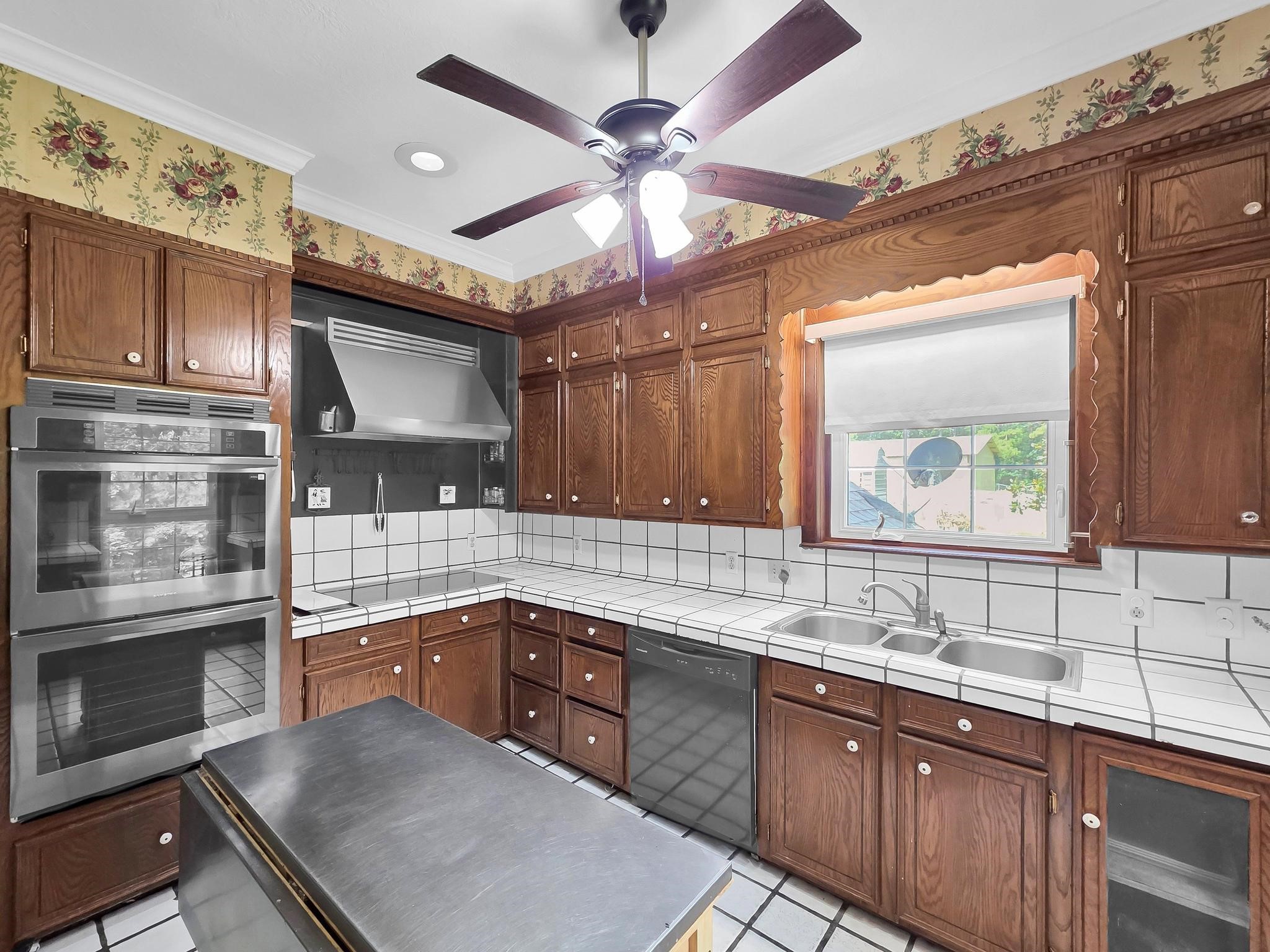 1800 S Magnolia Street Property Photo 16