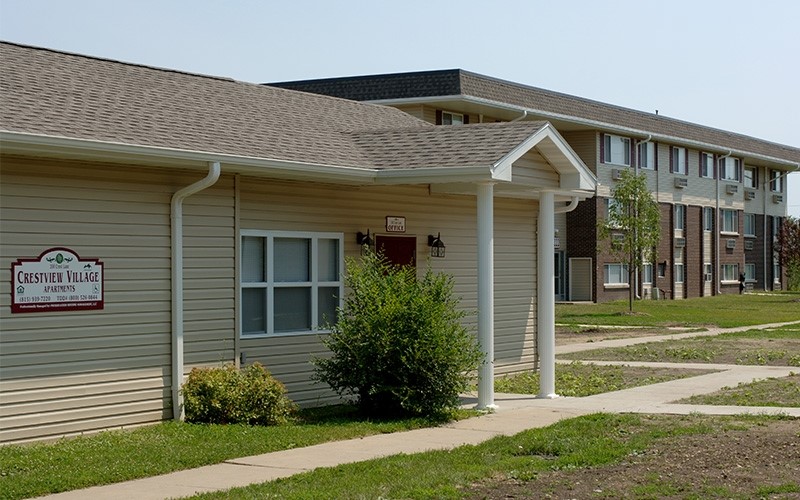200 N Crestlane Dr
