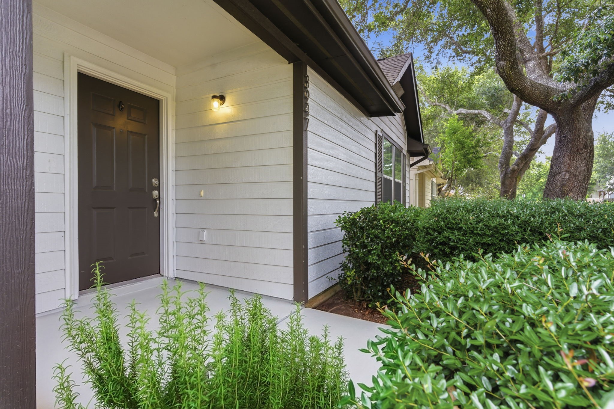 3947 Carriage Park Row Property Photo 4