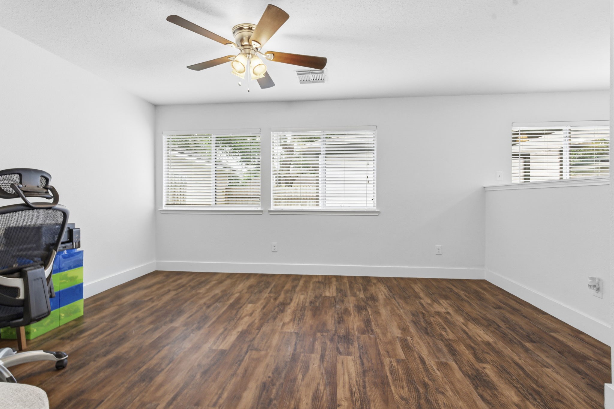 3947 Carriage Park Row Property Photo 10