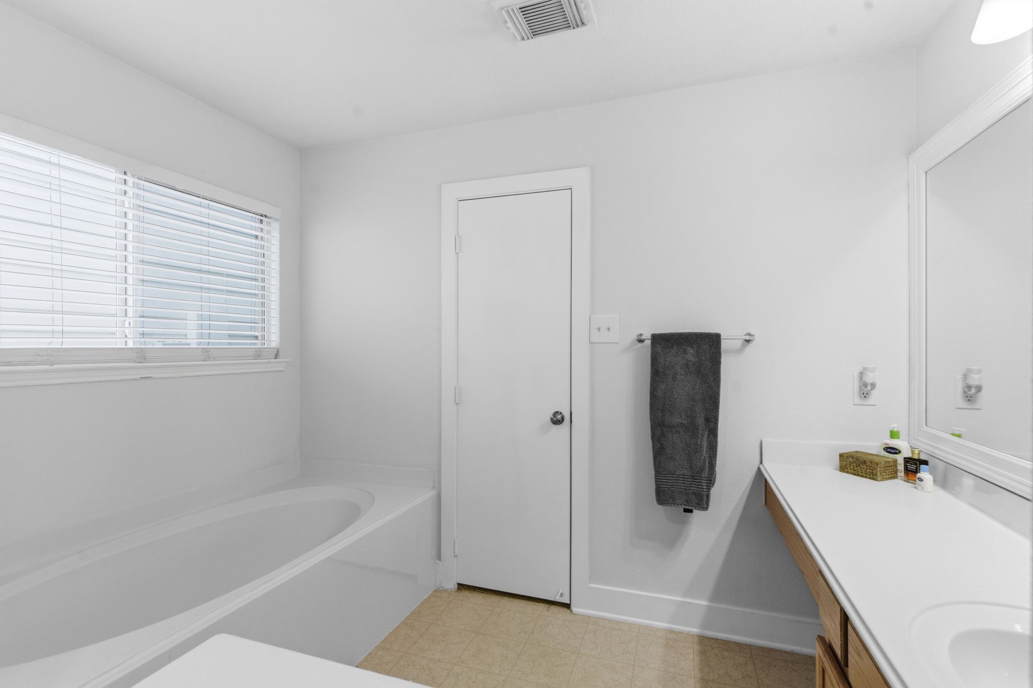 3947 Carriage Park Row Property Photo 14