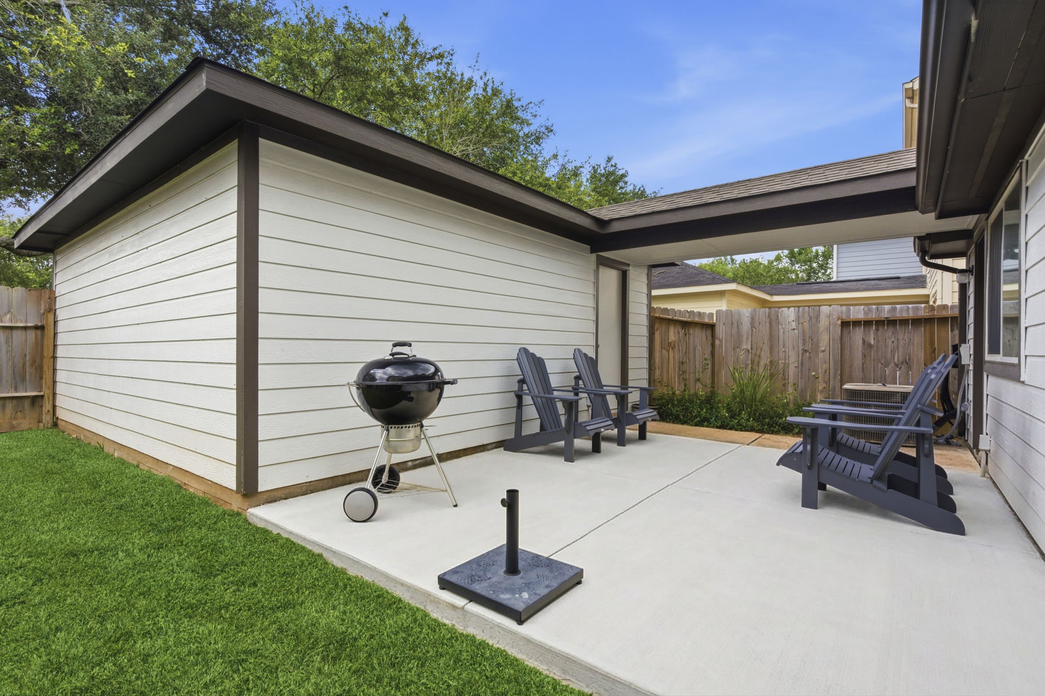 3947 Carriage Park Row Property Photo 27