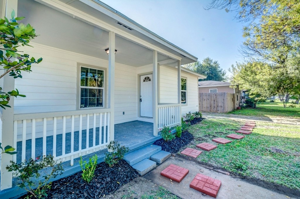 1001 9th Avenue N Property Photo 2