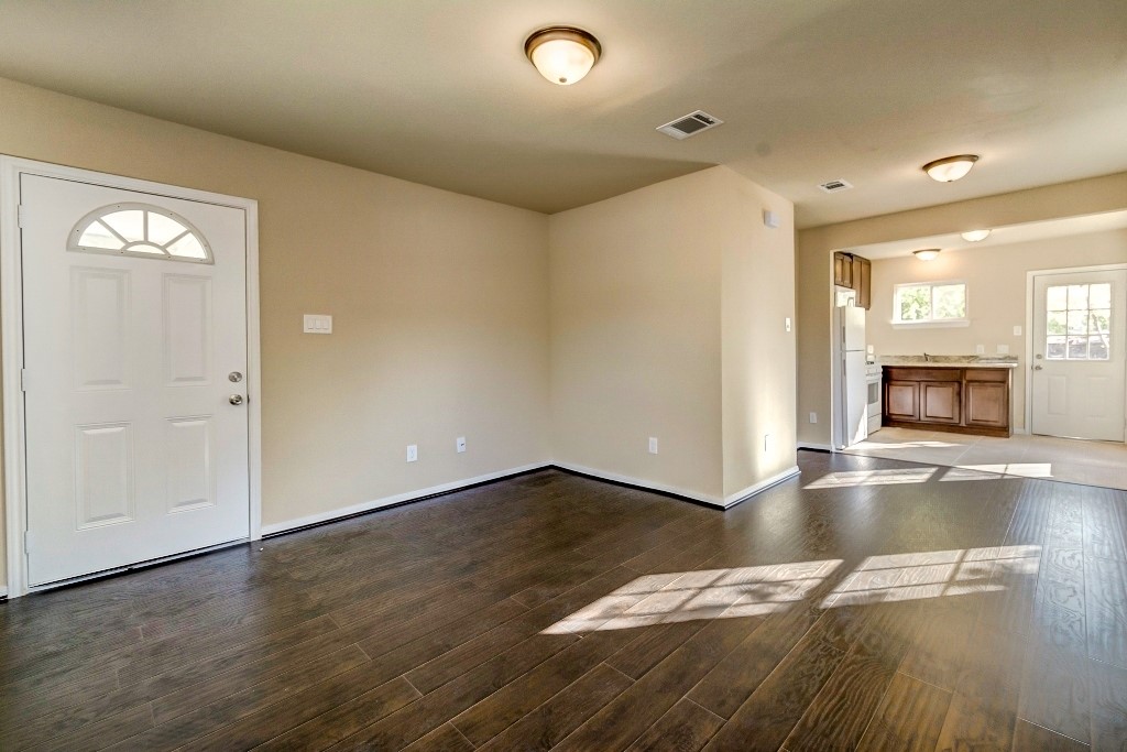 1001 9th Avenue N Property Photo 9