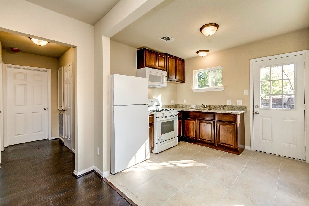 1001 9th Avenue N Property Photo 10