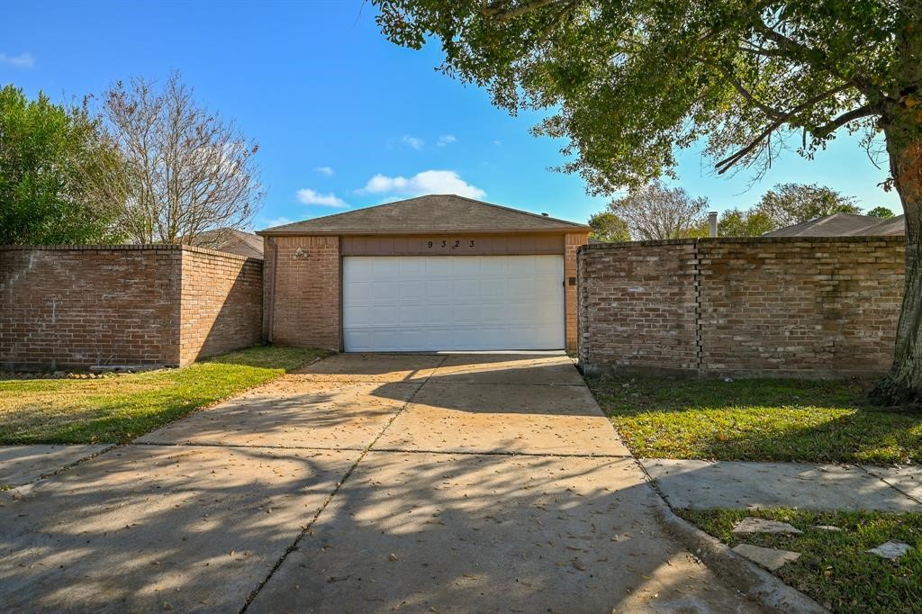 9323 Danforth Way Property Photo 32