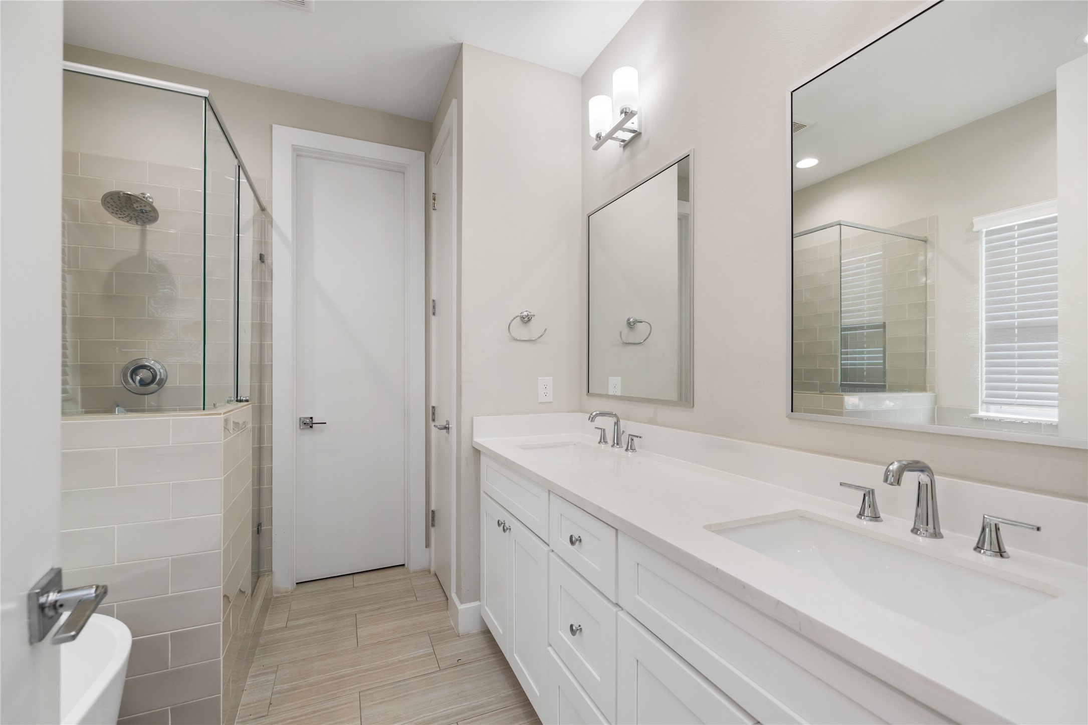 240 Julia Street B Property Photo 17