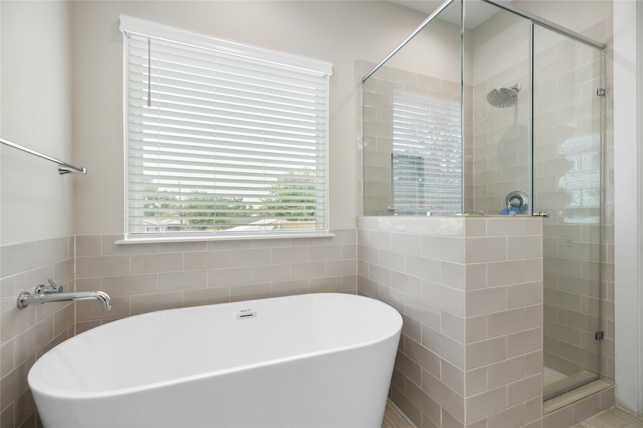 240 Julia Street B Property Photo 18