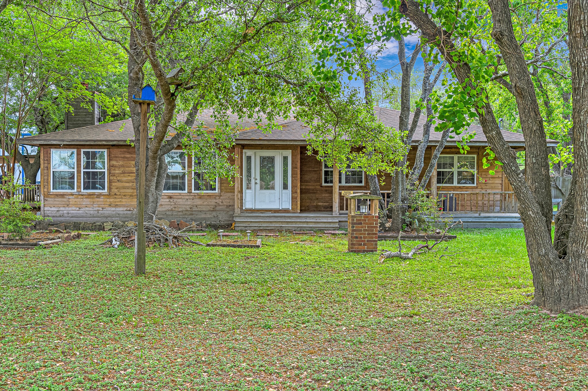 18718 Vickers Road Property Photo 2
