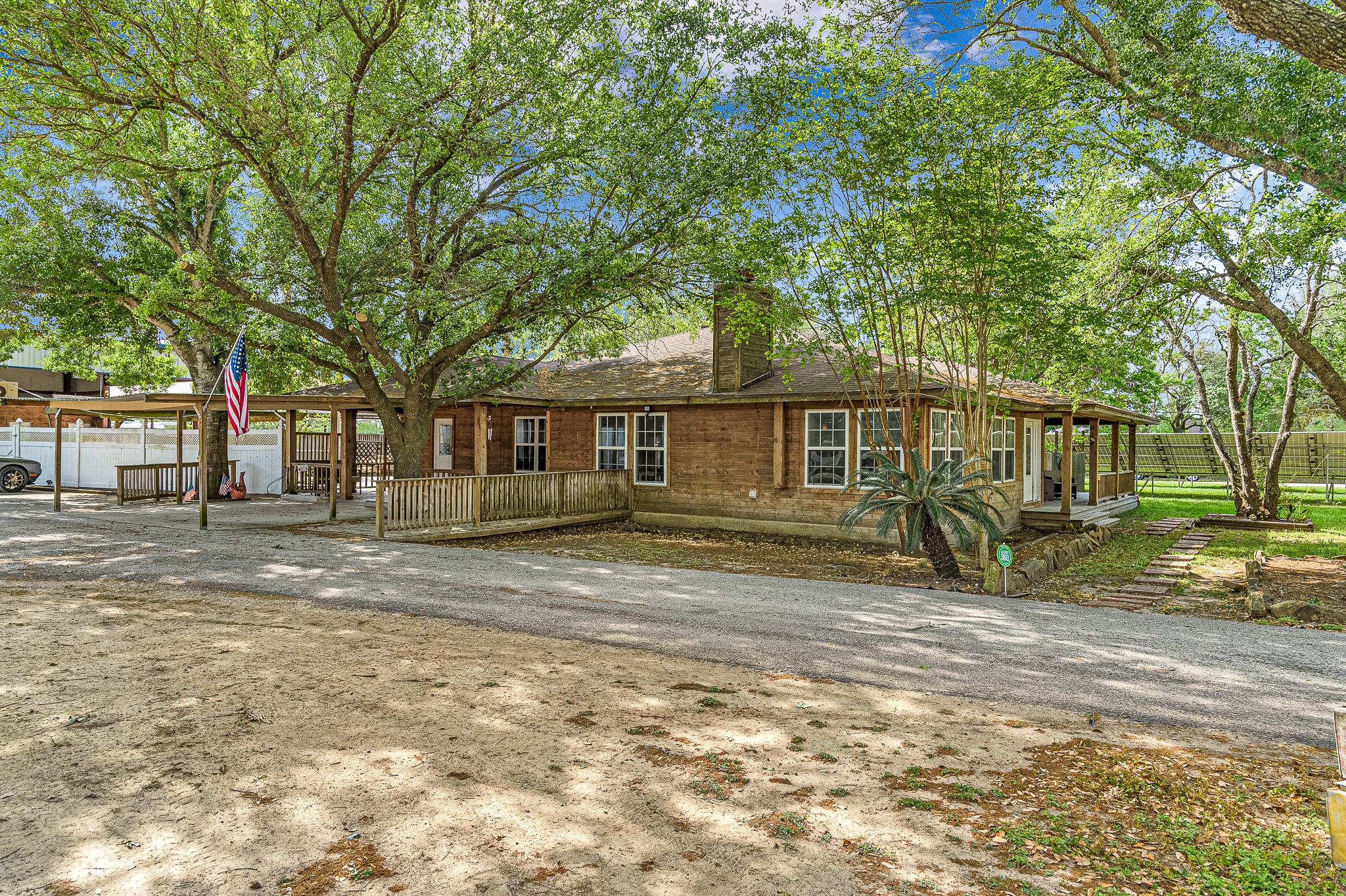 18718 Vickers Road Property Photo 4