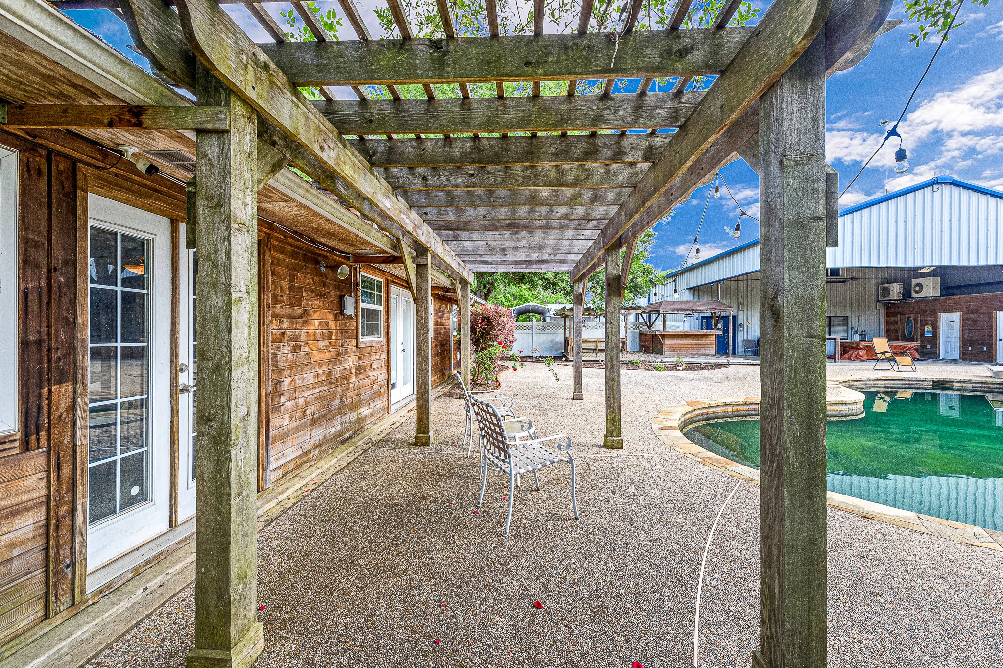 18718 Vickers Road Property Photo 10