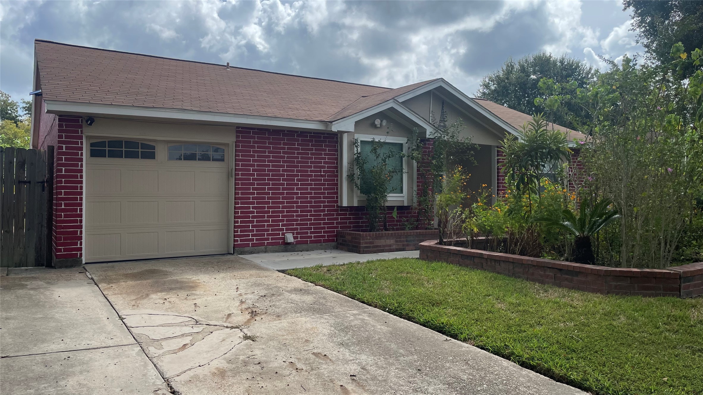 15010 Dogwood Tree Street Property Photo 1