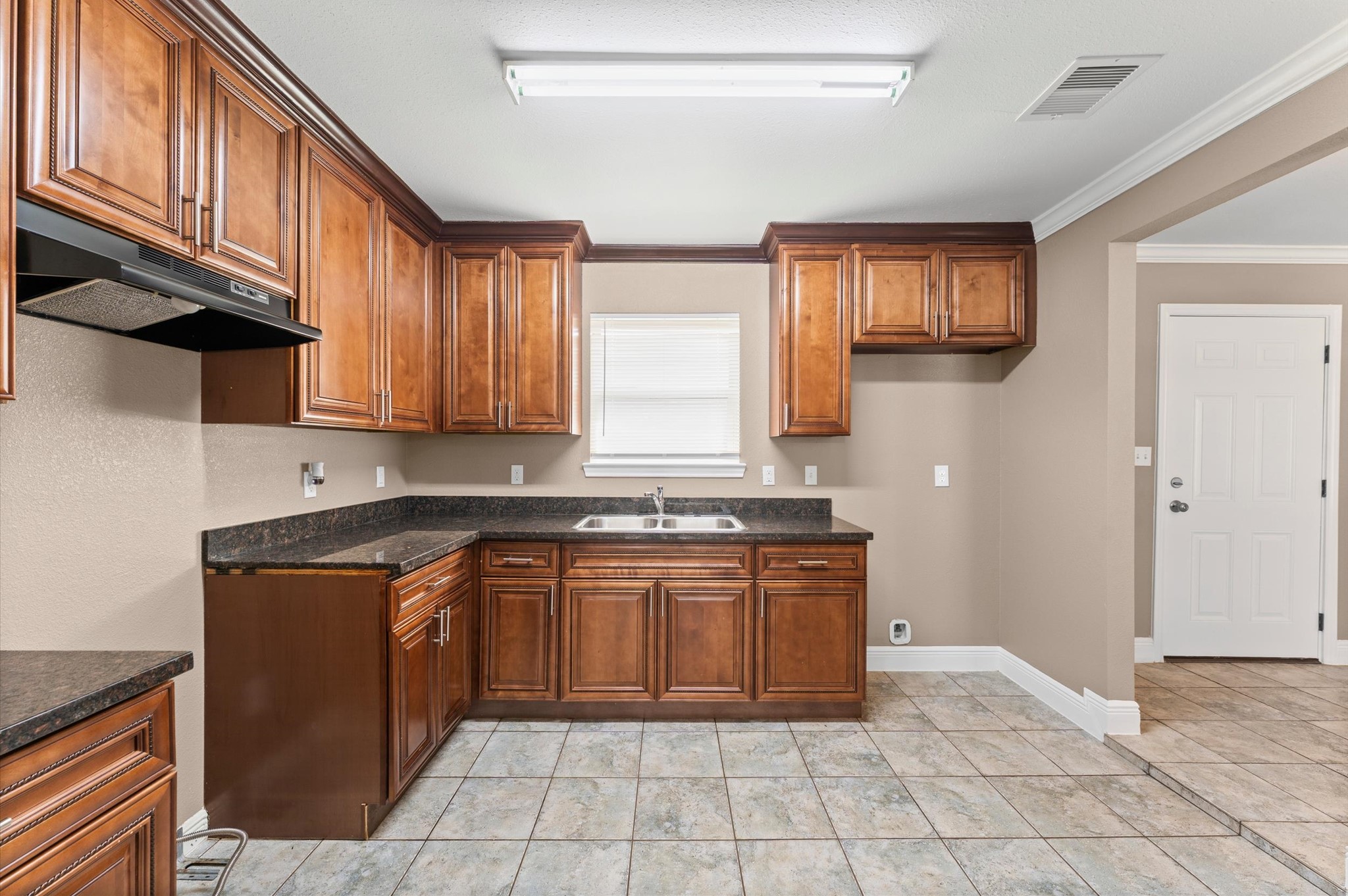 5646 Belmark Street Property Photo 6